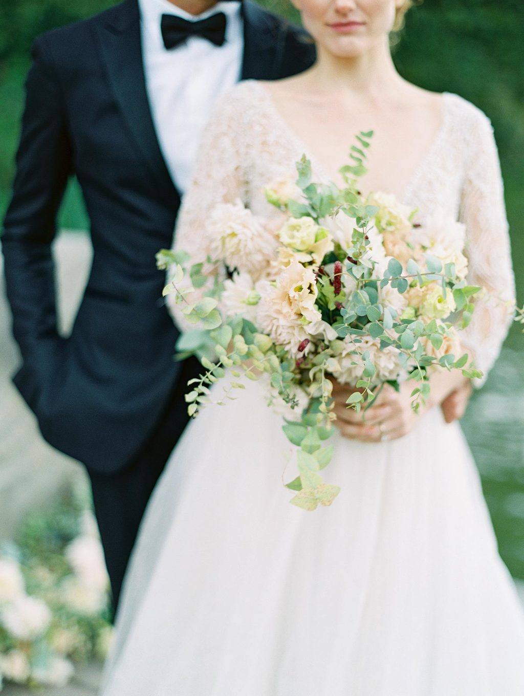3/4 Sleeve Sexy Deep V Neck Rustic Wedding Dress Chic Lace See Though Back Wedding Dress Bridal Gown PIN0714