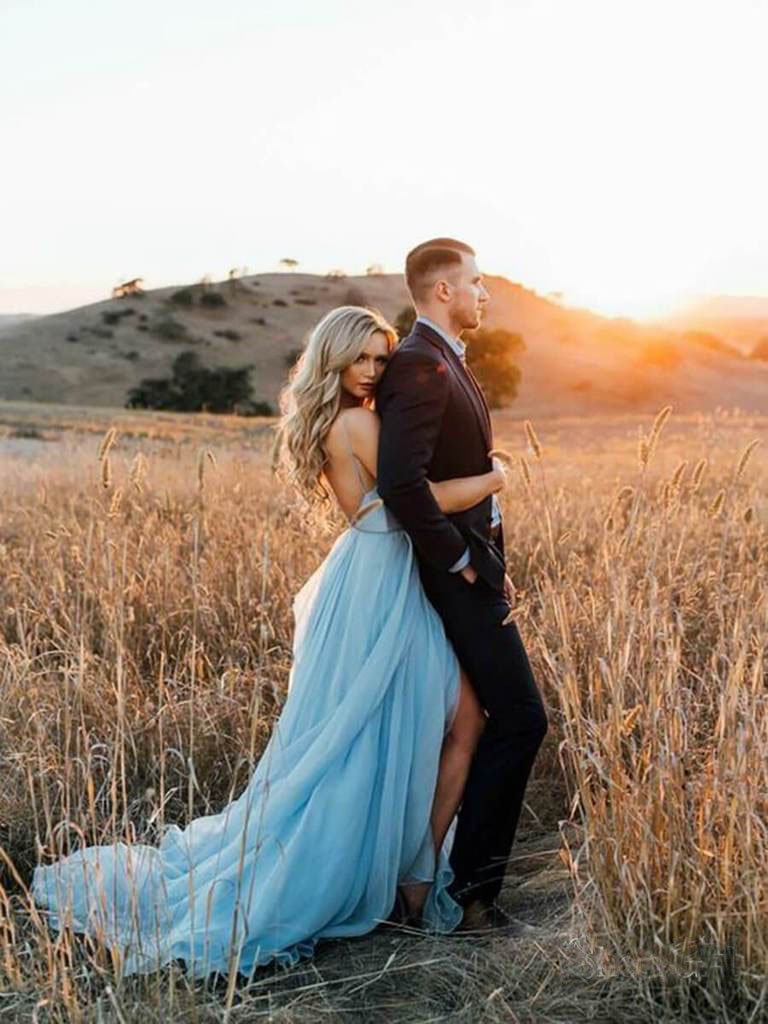 A Line Sky Blue Rustic Chiffon Deep V Neck Slit Summer Beach Wedding Dresses uk PH863